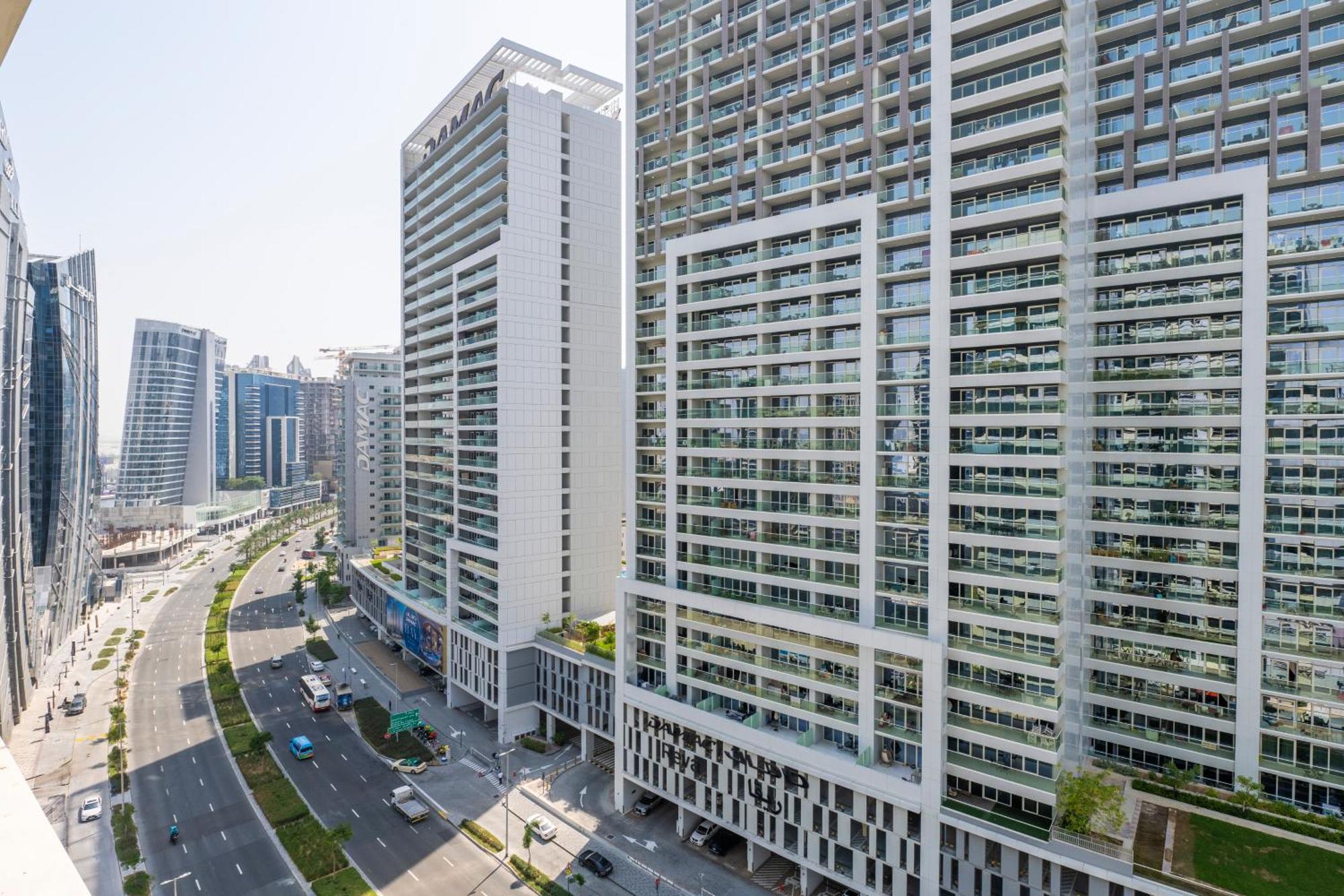 Damac Canal Views Residences Дубай Екстериор снимка