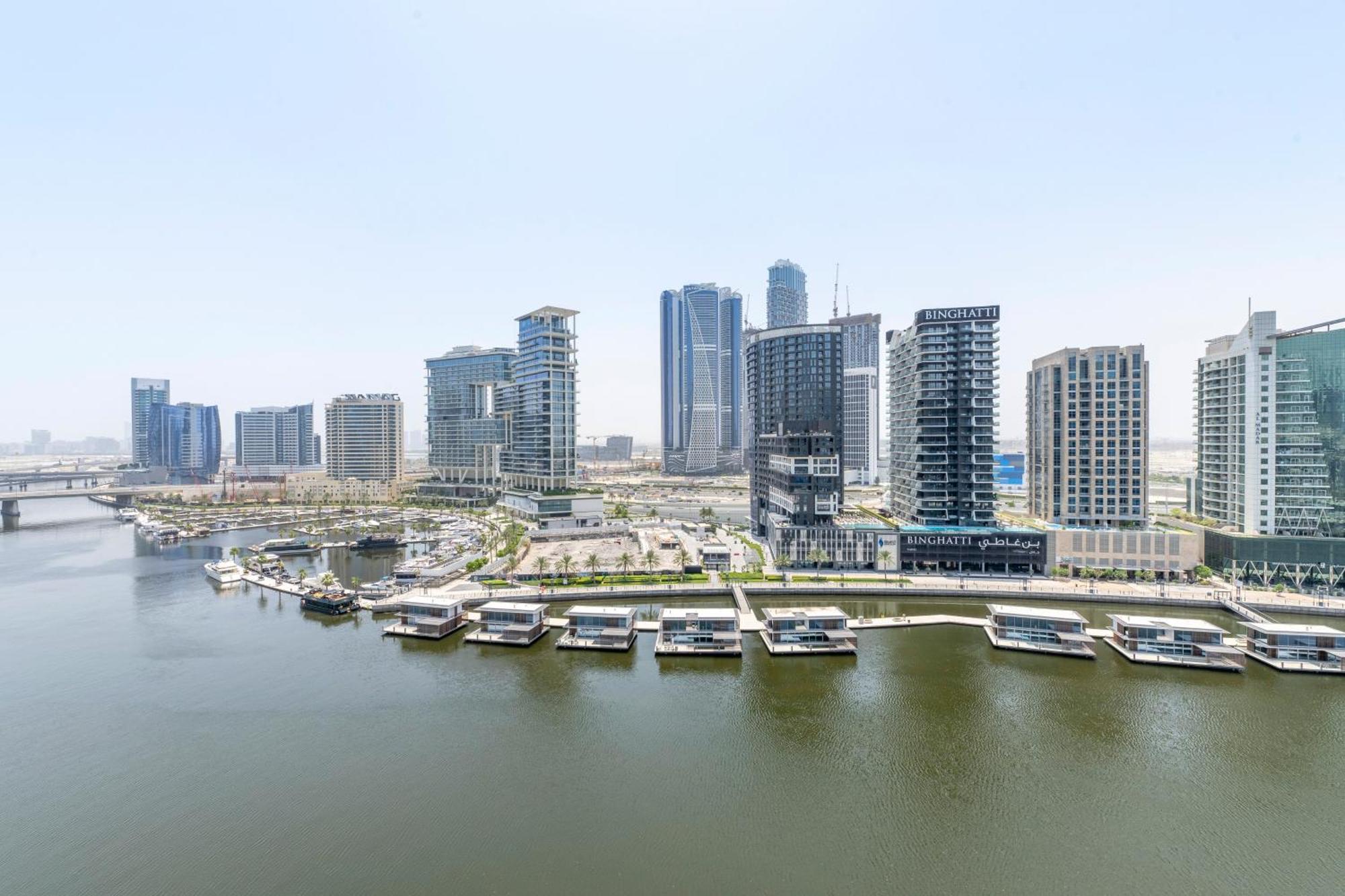 Damac Canal Views Residences Дубай Екстериор снимка