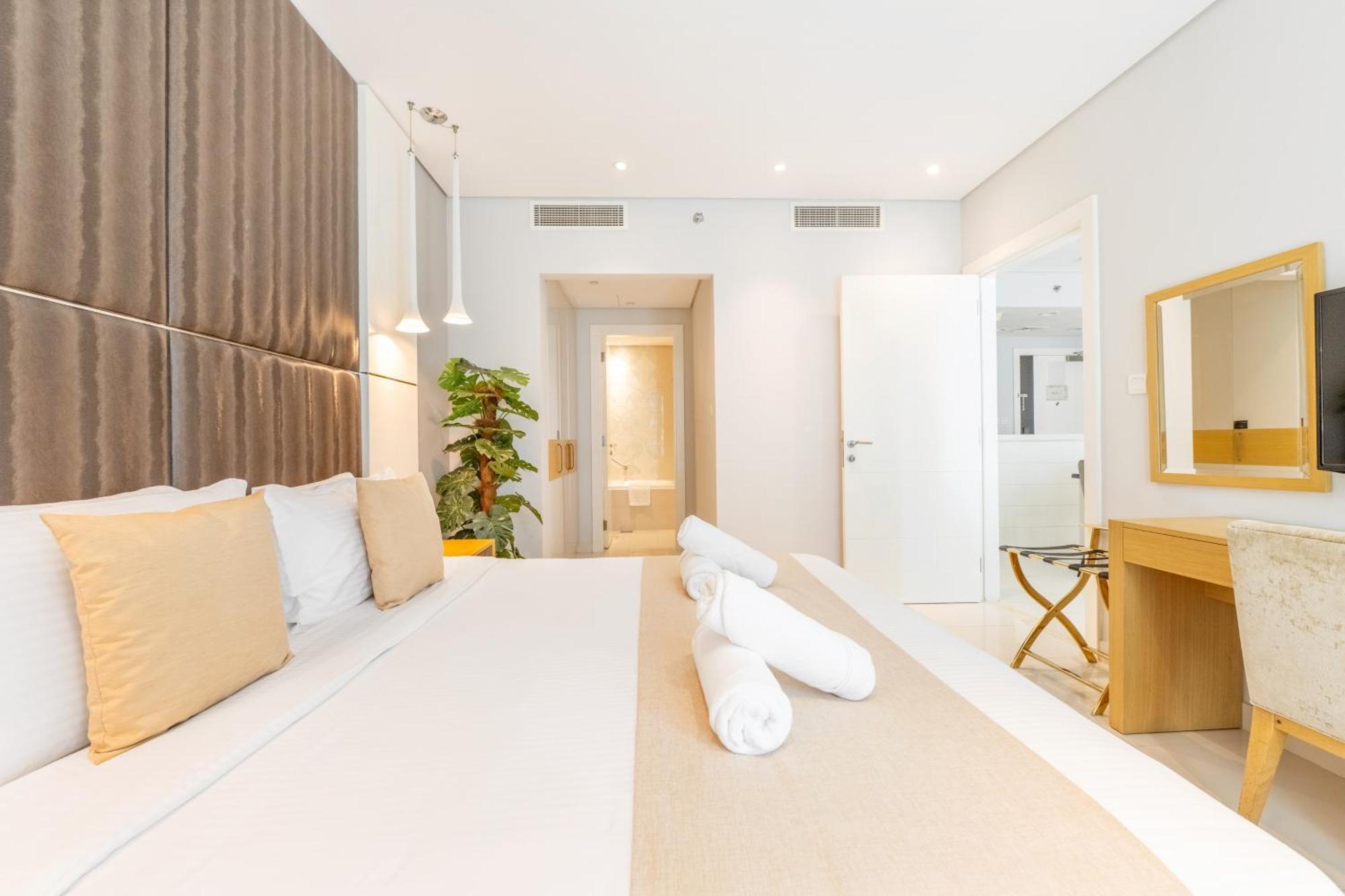 Damac Canal Views Residences Дубай Екстериор снимка