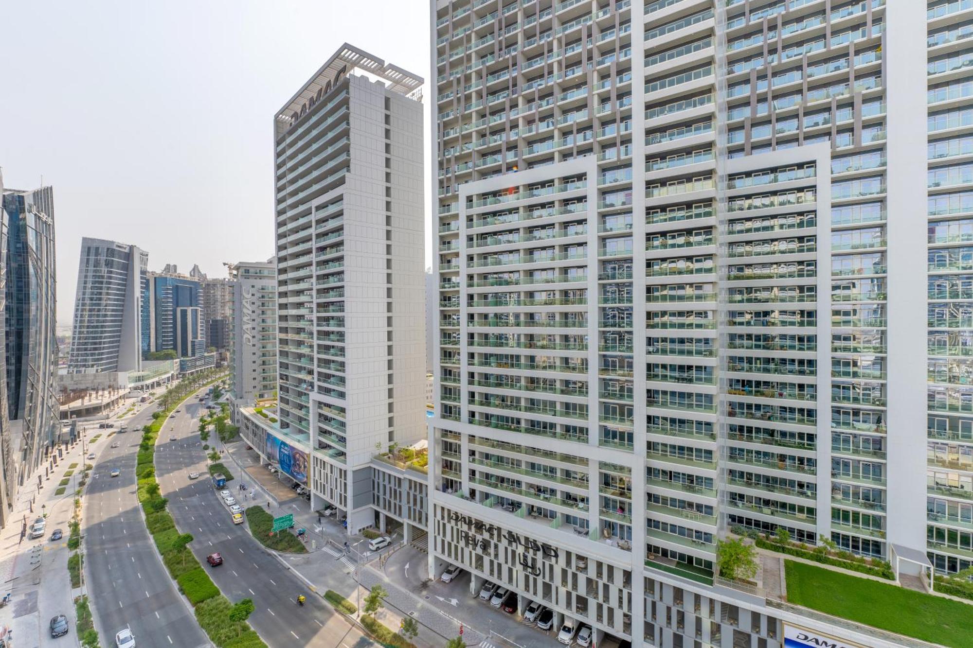 Damac Canal Views Residences Дубай Екстериор снимка
